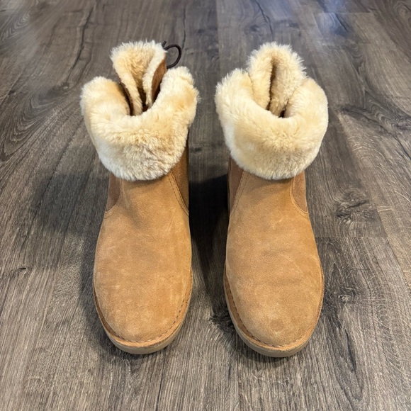 UGG Naiyah Women's Suede Wool Lined Winter Boots Chestnut Brown Size 9 - Picture 2 of 10